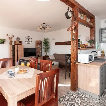 New Ole, Stone House, Sea View, Jacuzzi *