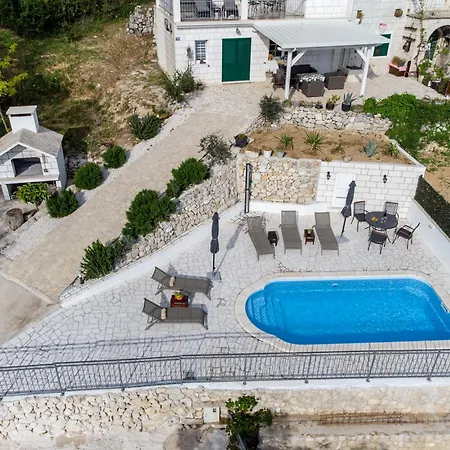 Villa New Ole, Stone House, Sea View, Jacuzzi