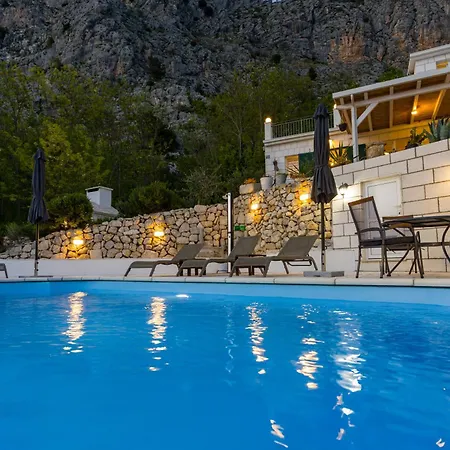 Villa New Ole, Stone House, Sea View, Jacuzzi Jesenice (Split-Dalmatia)