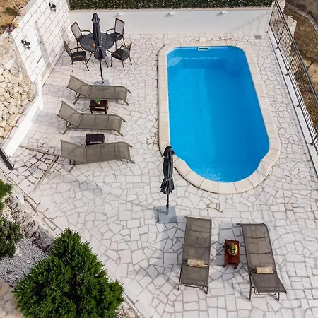Villa New Ole, Stone House, Sea View, Jacuzzi Jesenice (Split-Dalmatia)